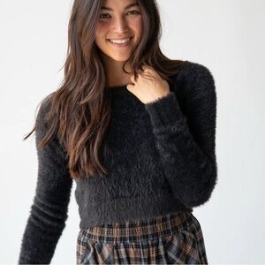 Natural Life Cropped Fuzzy Soft Pullover Sweater